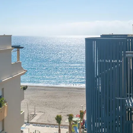 Atico 2 Terrazas Junto Al Mar By Rent Me